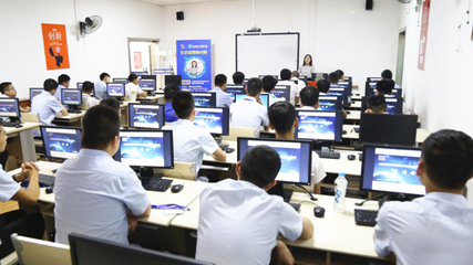 企業高管面對面 探索IT技術前沿，新華電腦學校引領數字人才培養新路徑